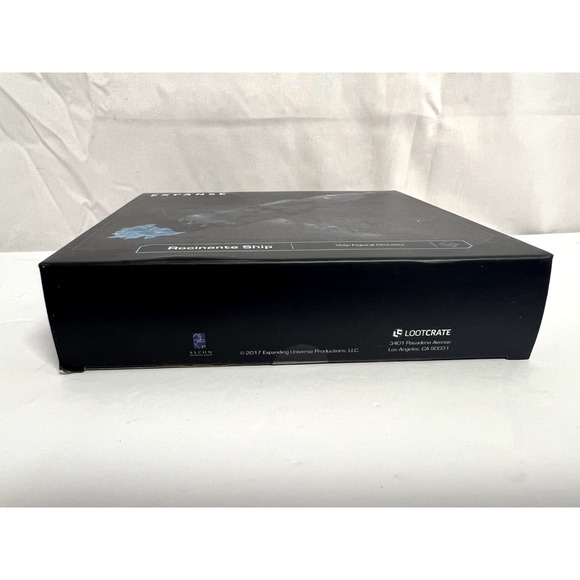 The Expanse Rocinante Ship Diorama Replica Model 2017 Loot Crate Exclusive NIB - Picture 6 of 10